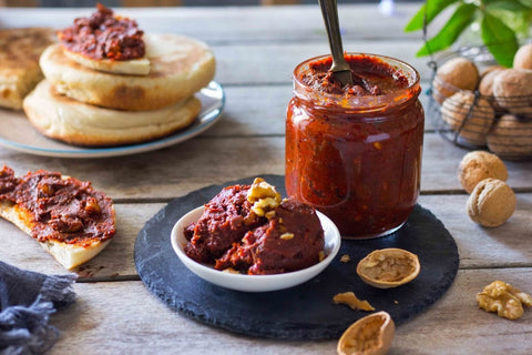 Acuka (Spicy Spreadable Sauce with Walnut) 425cc